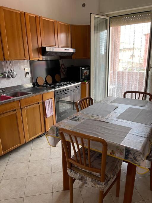 Appartamento A Pochi Passi Dal Mare E Dal Centro L'Americano Exterior photo